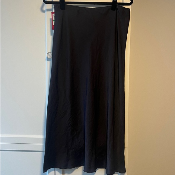 Vince Camuto MIDI Slip Skirt - Picture 4 of 5